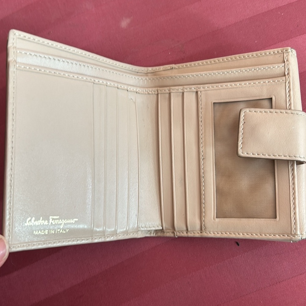 SALVATORE FERRAGAMO WALLET - Picture 4 of 9